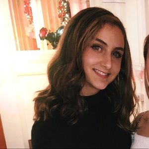 Meet your Posher, Olivia